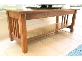 ARTS AND CRAFTS STYLE OAK COFFEE TABLE