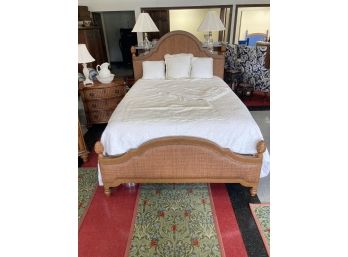 LATE 2OTHc QUEEN SIZE PINEAPPLE BASKET WEAVE BED