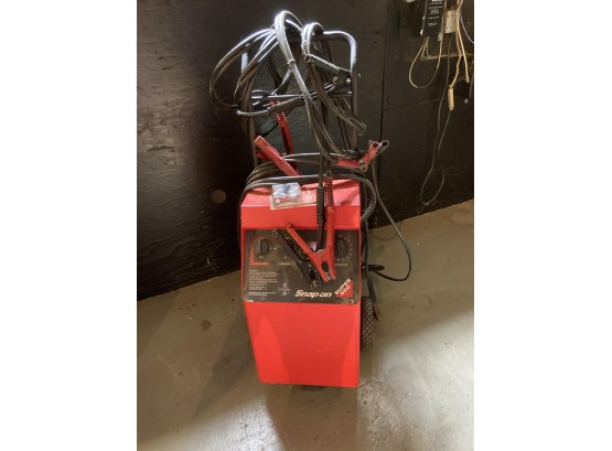 SNAP-ON SUPER 550 BATTERY CHARGER W/ JUMPER CABLES