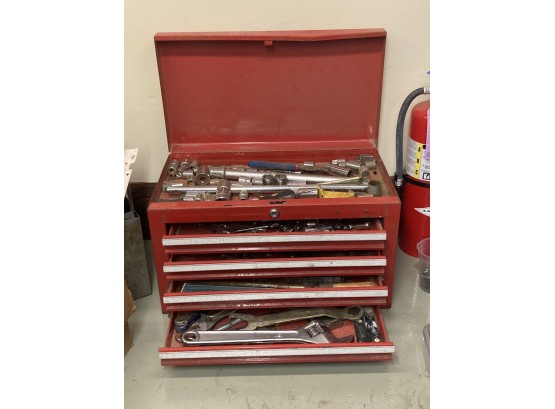 METAL (4) DRAWER TOOL CABINET W/ CONTENTS
