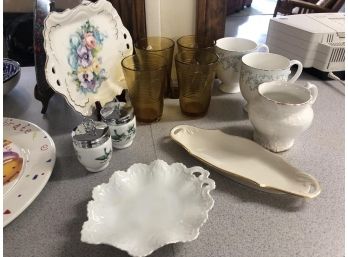 (12) VINTAGE AND MODERN GLASSES AND SERVING PIECES