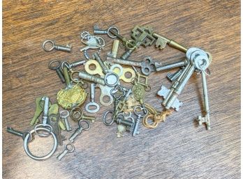 MISCELLANEOUS KEYS OF VARYING USES AND VINTAGES