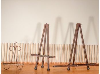 GROUP (3) TABLE TOP EASELS