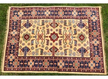 SMALL ROOM SIZED ORIENTAL RUG
