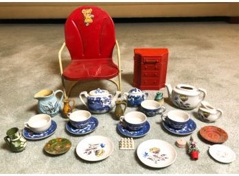 LOT VINTAGE DOLL FURNITURE AND ACCESSORIES