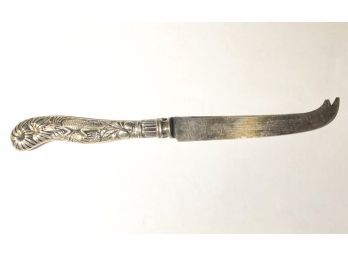 STERLING SILVER HANDLED CHEESE KNIFE W/ ALIGATOR