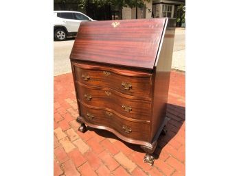 MADDOX COLONIAL REPRODUCTION SLANT FRONT DESK