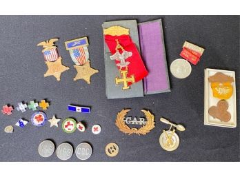 MISC COLLECTION OF MEDALS AND PINS