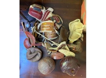 COLLECTION OF MISC VINTAGE SPORTING GOODS