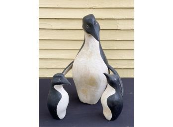 GROUPING OF CARVED & PAINTED DECORATIVE PENGUINS