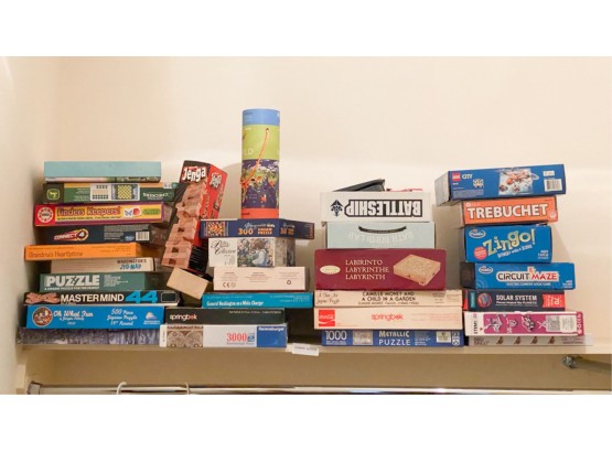 LARGE GROUP OF MISC BOARD GAMES