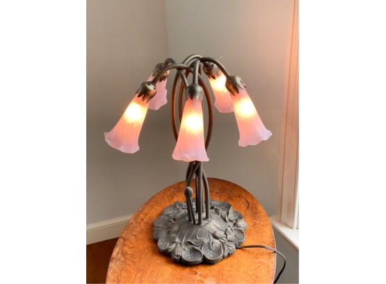 DECORATIVE TIFFANY STYLE LAMP