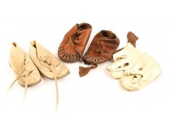 (3) PAIR OF VINTAGE LEATHER BABY SHOES