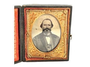NINTH PLATE AMBROTYPE OF A GENTLEMAN