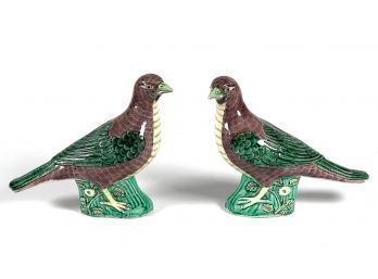 PAIR OF DECORATIVE CHINESE PORCELAIN BIRDS