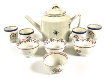 CHINESE EXPORT PORCELAIN TEAPOT And CUPS
