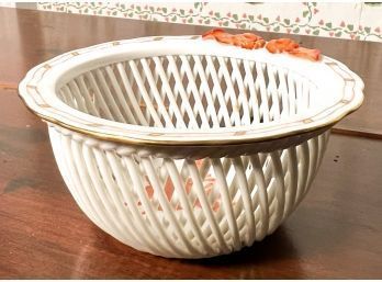 HAND PAINTED HEREND LATTICE BOWL