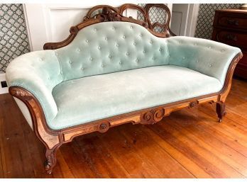 VICTORIAN UPHOLSTERED SOFA