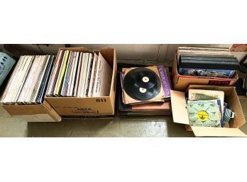 LARGE COLLECTION VINTAGE VINYL RECORDS