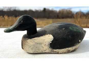 ANTIQUE CARVED PAINTED DECOY