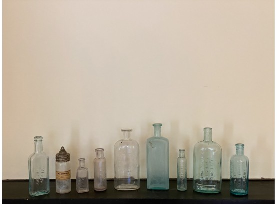 GROUP OF (9) VINTAGE APOTHECARY AND ADVERT BOTTLES