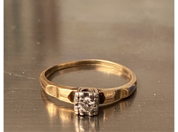 14k GOLD RING WITH SMALL DIAMOND
