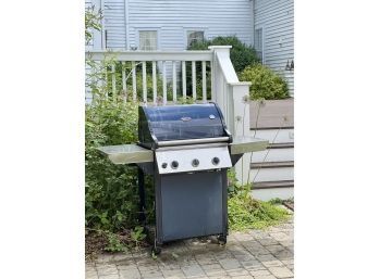 NICE QUALITY VERMONT CASTINGS PROPANE GRILL