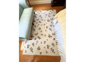 USEFUL AREA RUG With FLORAL MOTIF