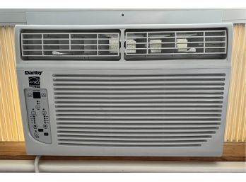 8000 BTU DANBY ROOM- SIZED AIR CONDITIONER