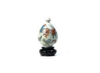 CHINESE PORCELAIN SNUFF BOTTLE SIGNED