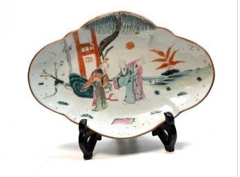 CHINESE PORCELAIN FOOTED TRAY