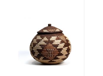 WOVEN BASKET with LID