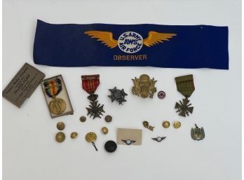 GROUP OF MILITARY MEDALS, BUTTONS & ARMBAND