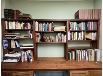 LIBRARY OF BOOKS / APPROX. 25 SHELF FEET