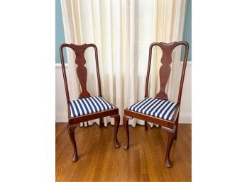 PAIR OF QUEEN ANNE STYLE MAHOGANY SIDE CHAIRS