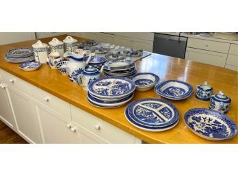 COLLECTION OF MISC BLUE & WHITE KITCHENWARE