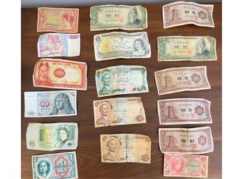 COLLECTION OF FOREIGN PAPER MONEY