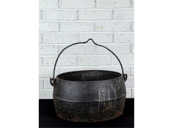 CAST IRON KETTLE WITH WROUGHT HANDLE