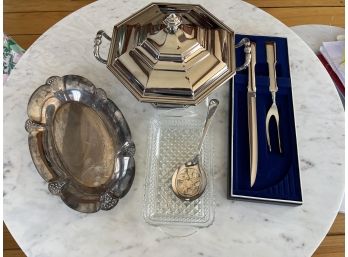LOT OF VINTAGE SERVING AND KITCHEN WARES