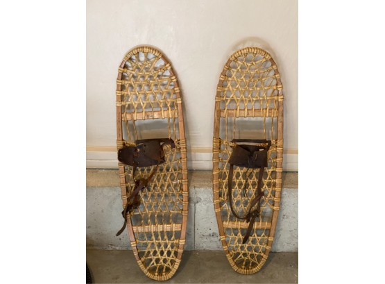 PAIR 'TUBBS' OF WALLINGFORD VT SNOWSHOES