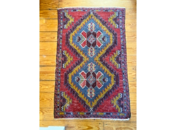 TURKISH AREA RUG WITH VIBRANT COLORS