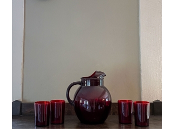 CRANBERRY GLASS PITCHER AND CUP SET