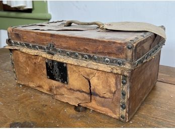 DOCUMENT BOX BELONGING TO LAURA COOMBS HILLS