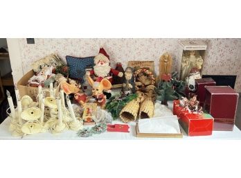 COLLECTION MOSTLY VINTAGE CHRISTMAS DECOR