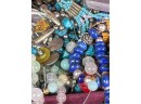 NICE COLLECTION OF QUALITY VINTAGE COSTUME JEWELRY