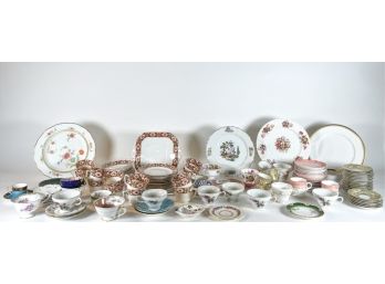GENEROUS GROUPING OF TEA CUPS, SAUCERS & PLATES