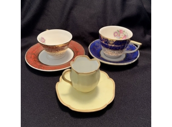 LOT OF TEA CUPS AND SAUCERS.