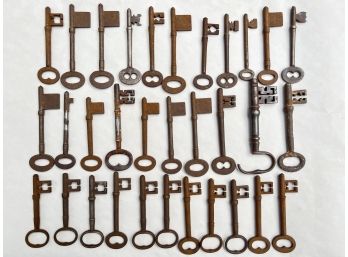 COLLECTION OF ANTIQUE KEYS