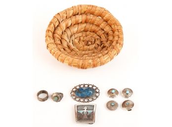GROUPING OF NATIVE AMERICAN SILVER JEWELRY