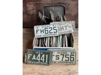 LARGE COLLECTION OF VINTAGE LICENSE PLATES